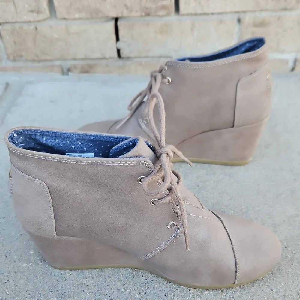 Toms Taupe Lace-Up Wedge Booties